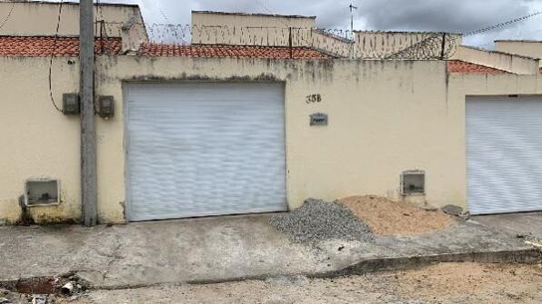 Casa com 2 quartos, 1 banheiro, 1 vaga e 60,7m² construída