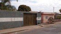 Casa padrão com 3 quartos, 2 banheiros, 1 vaga, 150m² construída