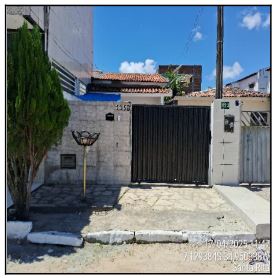 Casa 2 quartos, 2 banheiros, 84m² construída, 1 vaga garagem