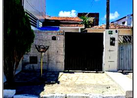 Casa 2 quartos, 2 banheiros, 84m² construída, 1 vaga garagem