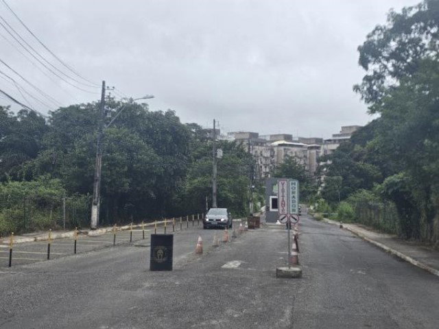Apartamento com 3 quartos, 2 banheiros e 176,98 m² em Lauro de Freitas