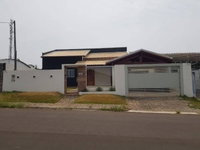 Casa com piscina, 3 dorms e 4 banheiros em Juara-MT
