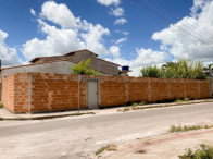 Terreno de esquina murado, 160m², sem edificação