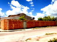 Terreno de esquina murado, 160m², sem edificação