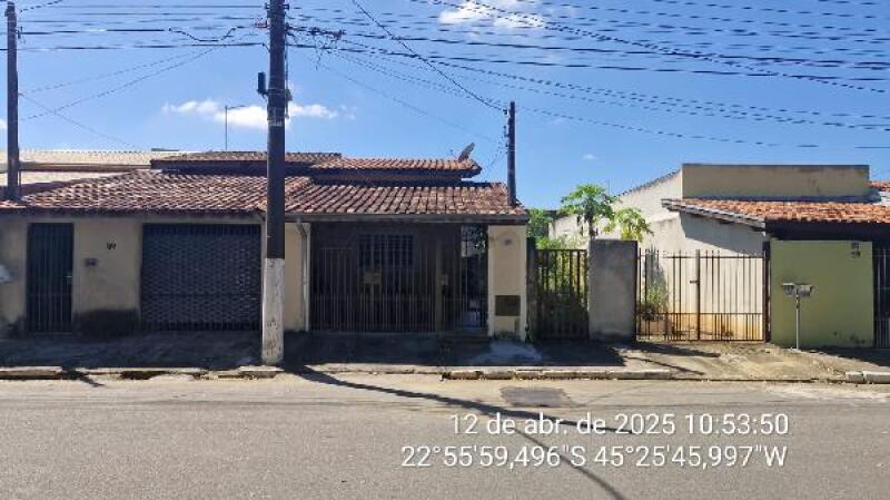 Terreno amplo com 0m², sem construção, desocupado