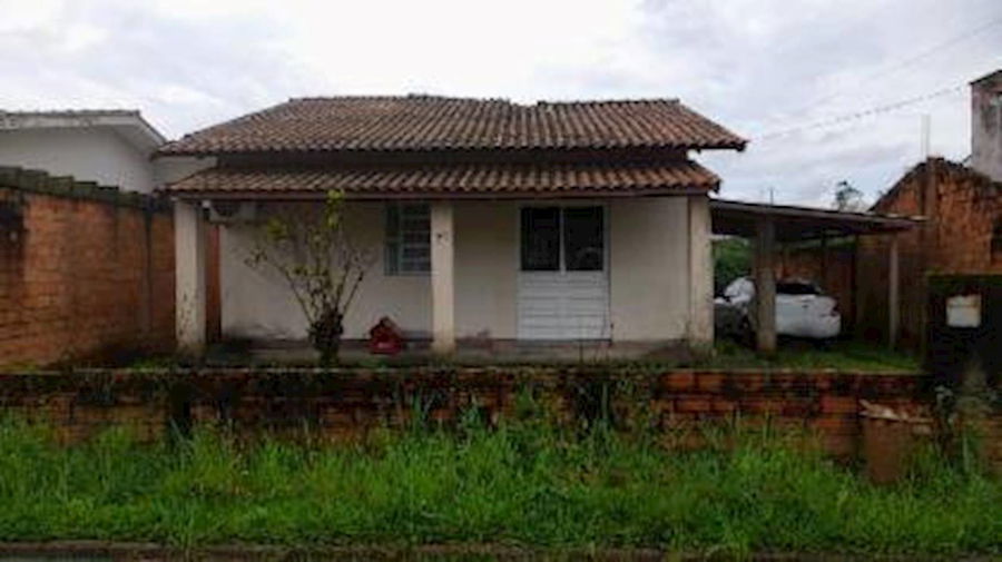 Casa padrão com 2 quartos, 1 banheiro, área construída 77,75m², ocupada