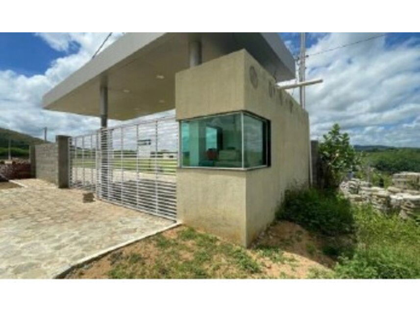 Terreno desocupado em Fazenda Jazigo com 276,75m²