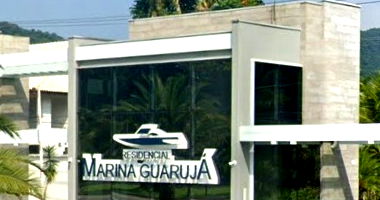 Mansão de Alto Padrão com Vaga Náutica em Marina Guarujá