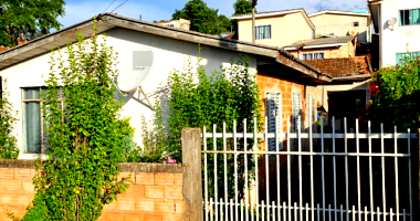 2 Casas e Terreno 275m²