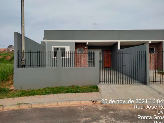 Casa em Ponta Grossa com 61.80m² de área privativa