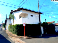 Sobrado com piscina, 3 quartos, 291m² construída, desocupado