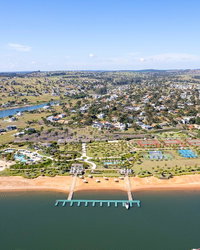 Lote 450m² em Riviera de Santa Cristina XIII - Paranapanema/SP