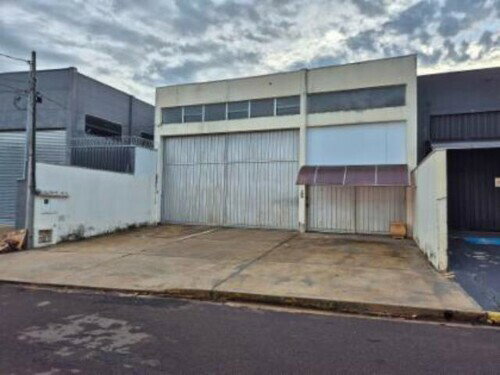 Prédio Comercial com 180m² de Área Construída em Presidente Prudente/SP