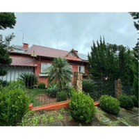 Casa com 649m², 3 quartos, 2 banheiros, ocupada