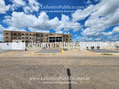 Apartamento 57m² com 2 Quartos em Condomínio