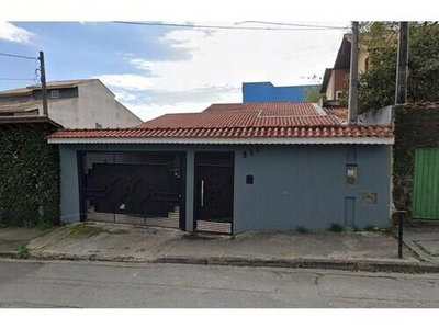 Casa com 246m² de área construída em Mogi das Cruzes