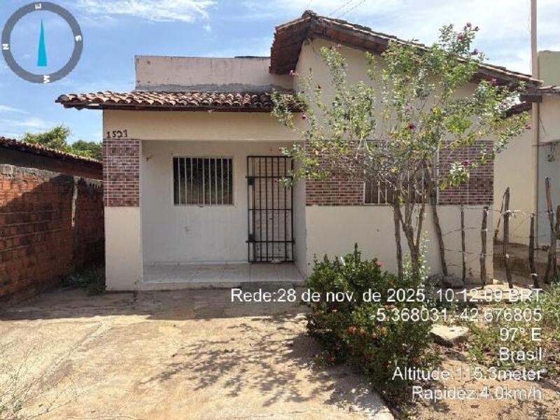 Casa com 2 quartos, 1 banheiro e 57 m² privativos