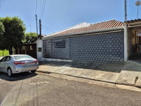 Casa com 3 quartos, 2 banheiros e 2 vagas de garagem