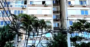 Apartamento Desocupado em Porto Alegre com 168m²