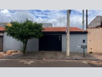 Casa com 2 quartos, 1 banheiro, 50,1 m² construídos, ocupada