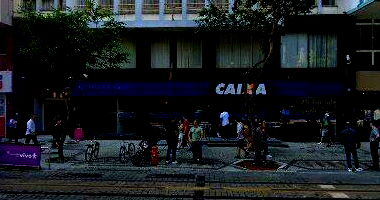 Amplo ponto comercial com 3 ambientes e 4 banheiros, 381m²