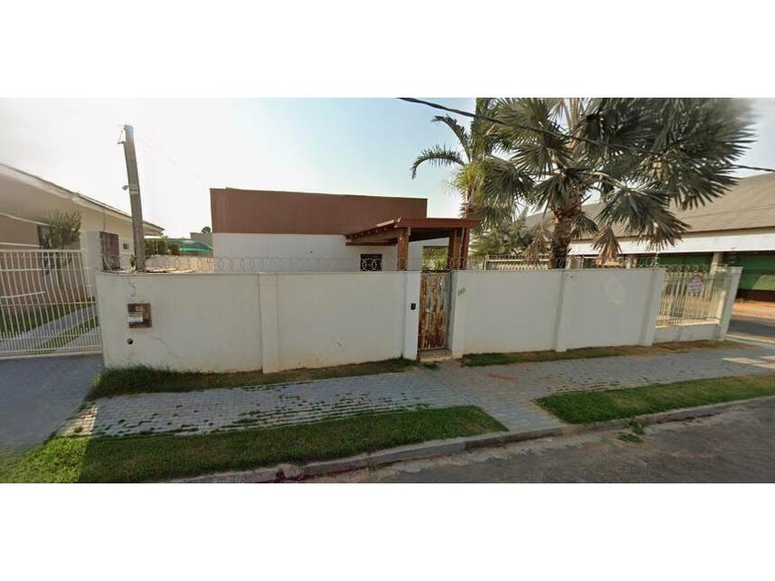 Casa em leilão com 4 quartos e 2 banheiros