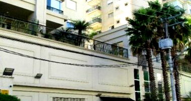 Apartamento com 4 quartos, 6 banheiros e 4 vagas, ocupado
