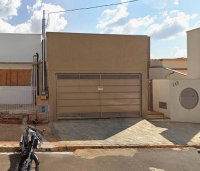 Casa em Tupã com 4 quartos e 3 banheiros