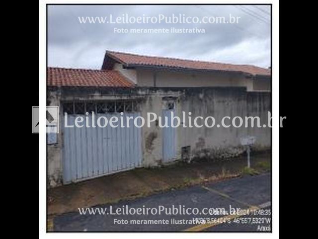 Casa aconchegante com 3 quartos e 127,33m² construída