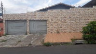 Casa com 3 quartos e 2 banheiros em 277m² construídos em 450m² de terreno