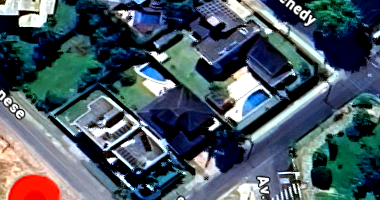 Terreno plano de esquina com 657,76m², sem edificações