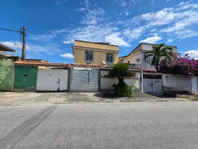 Casa com 2 quartos, 2 banheiros e 1 vaga de garagem