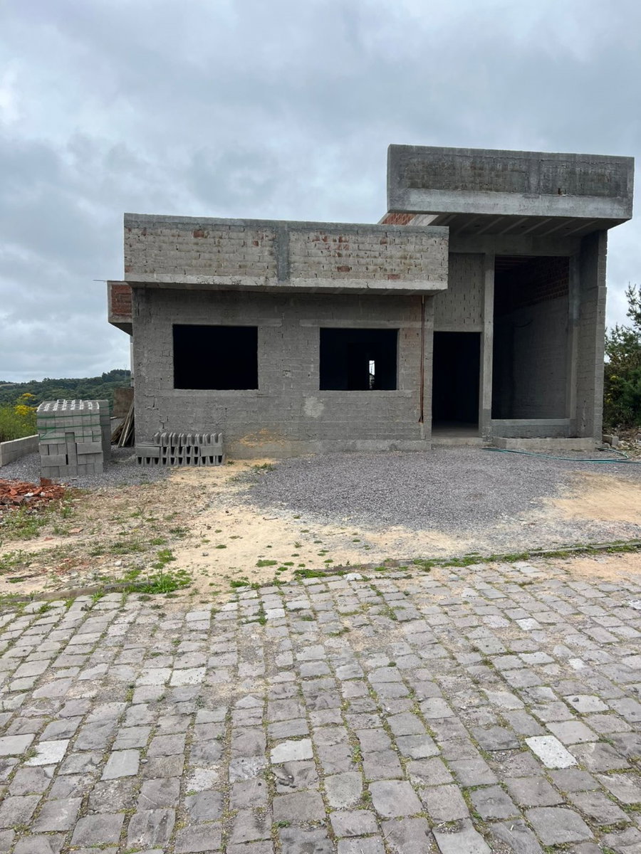 Terreno Urbano em Caxias do Sul/RS com Construção em Estágio Inicial