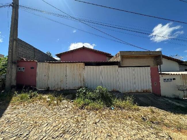 Casa com 2 quartos, 1 banheiro, vaga de garagem e 47,23m² privativos