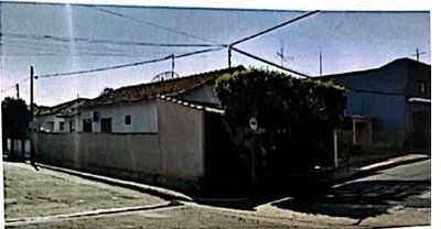 Casa com 2 residências em Urupês - SP