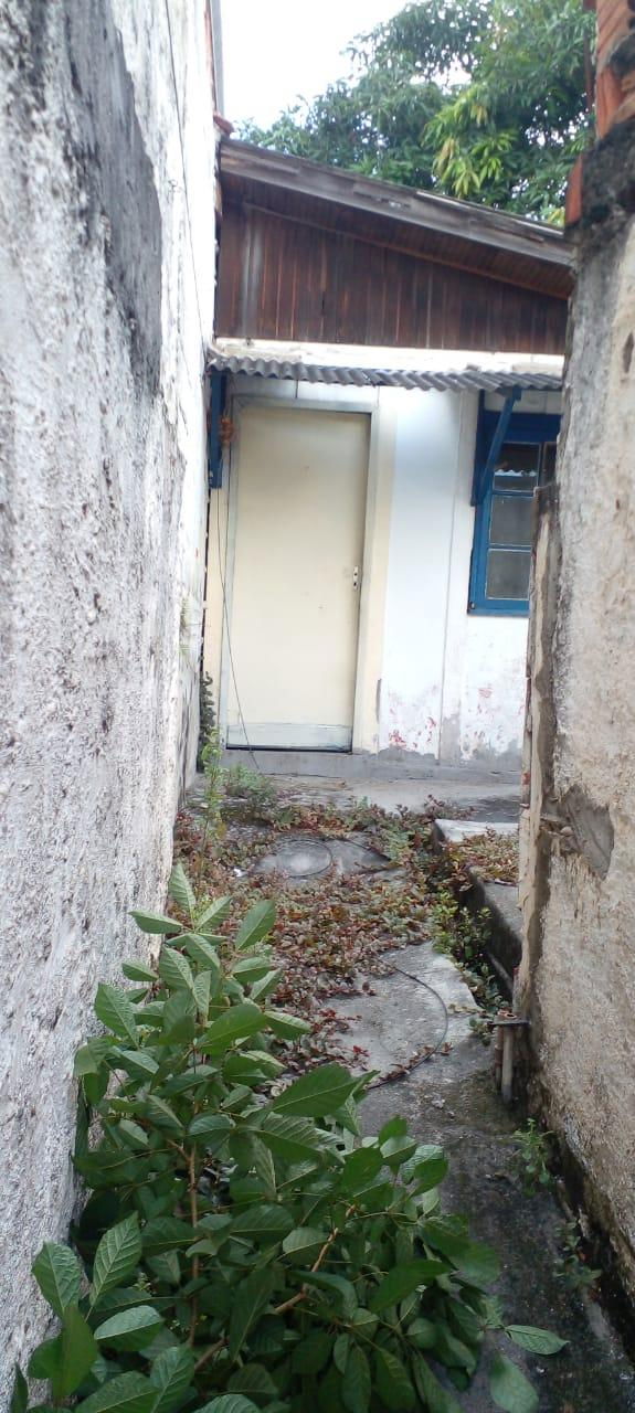 Casa Comercial em São José dos Campos com Terreno Triangular