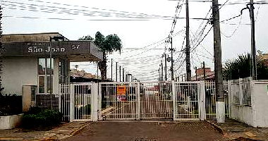 Casa com 2 Quartos e 1 Vaga em Canoas