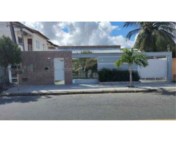 Casa Padrão Ocupada em Campos dos Goytacazes com 420 m²