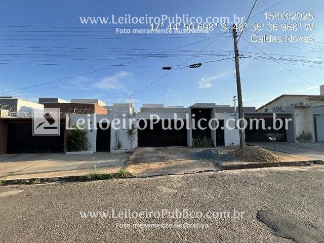 Casa com 3 quartos, 2 banheiros, 2 vagas e 124m² construída