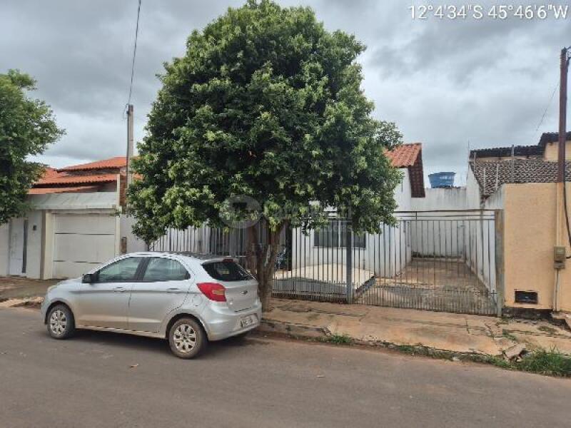 Casa com 2 quartos, 1 vaga, 66.91m², ocupada