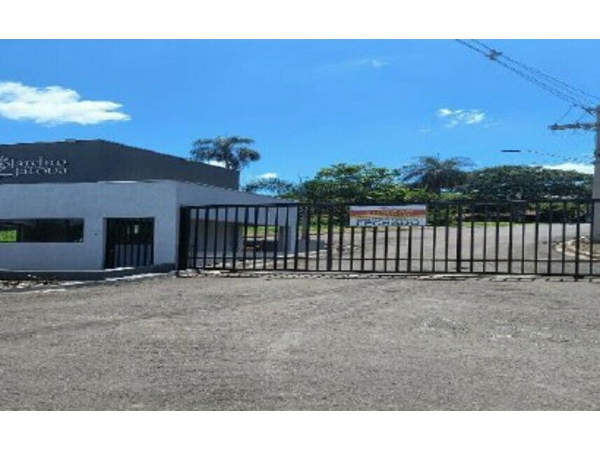 Terreno desocupado em Jardim Residencial Jatobá com 510,21 m²