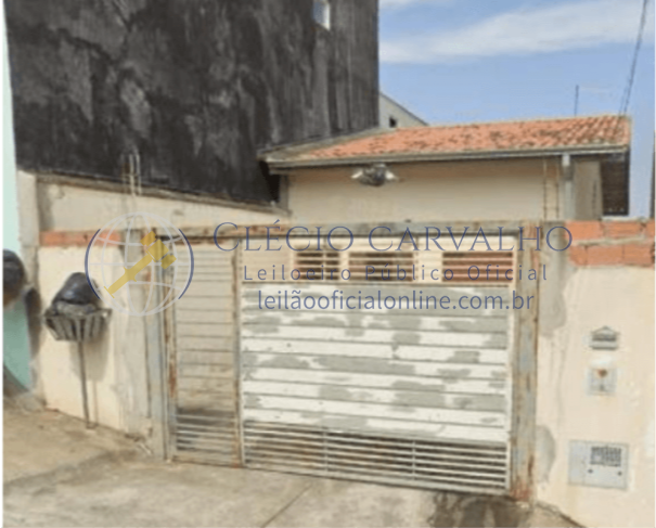 Casa aconchegante 55m² com terreno de 165,75m², desocupada