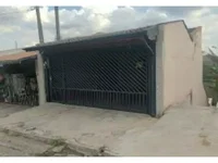 Casa em leilão com 4 quartos e 2 banheiros