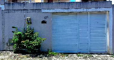 Casa com 2 quartos, 2 banheiros, 80.96m² construída, desocupada