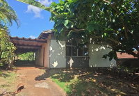 Casa térrea com 103m², terreno de 546m², desocupada