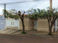 Casa com 184,81 m² - 3 quartos, 2 banheiros, ocupada