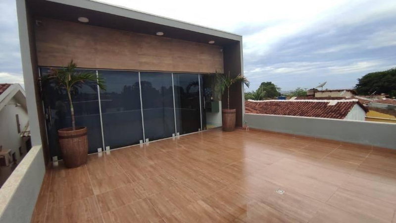 Casa com Piscina, 3 Quartos e 208m² em Rio Verde