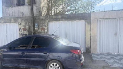Casa com 2 Quartos e 2 Banheiros em Loteamento - 74m²