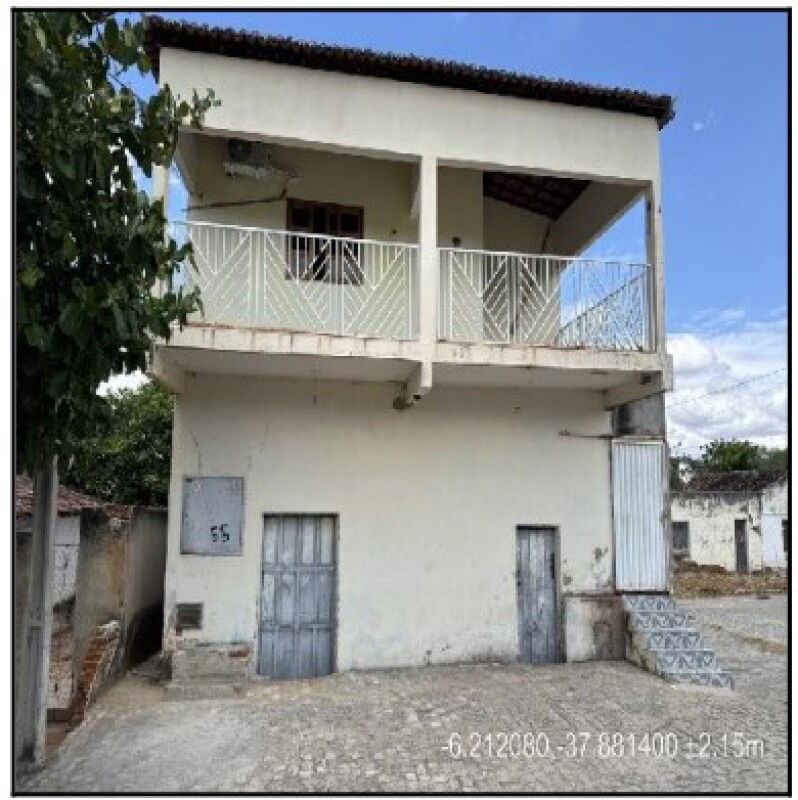 Casa com 154m² de área privativa, 0 quartos, 0 banheiros, vaga não informada