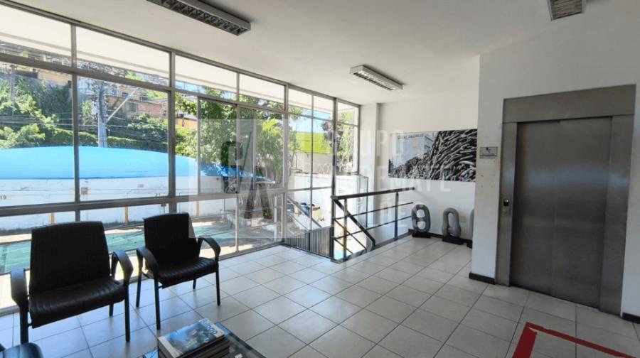 Terreno comercial com 1.878,23m²